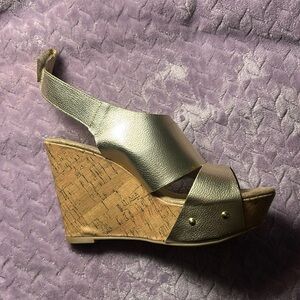 New* Gold Wedges